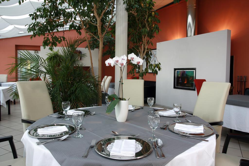 Nebozizek Hotel A Restaurant Прага Экстерьер фото
