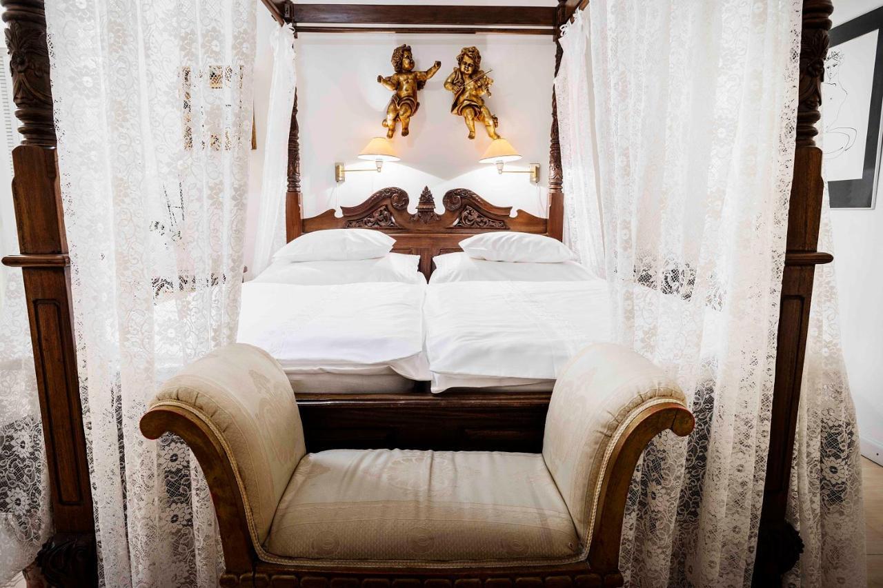Nebozizek Hotel A Restaurant Прага Экстерьер фото