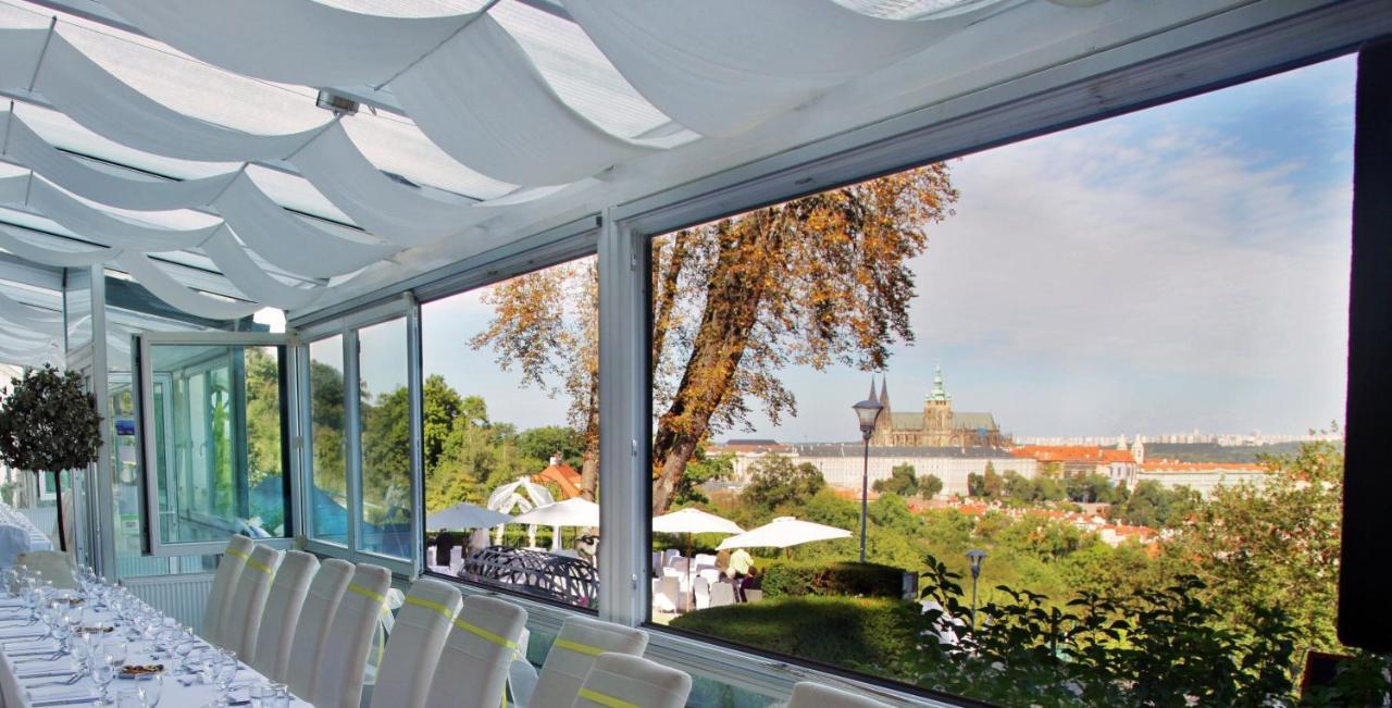 Nebozizek Hotel A Restaurant Прага Экстерьер фото